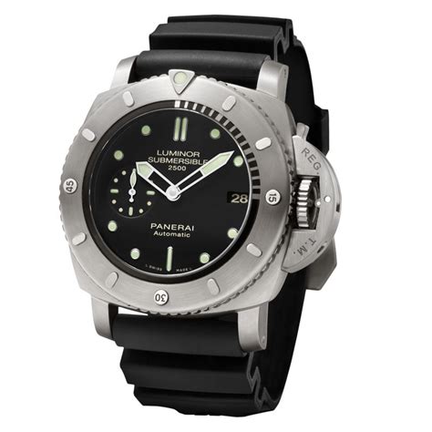 Panerai Luminor Submersible 2500m .